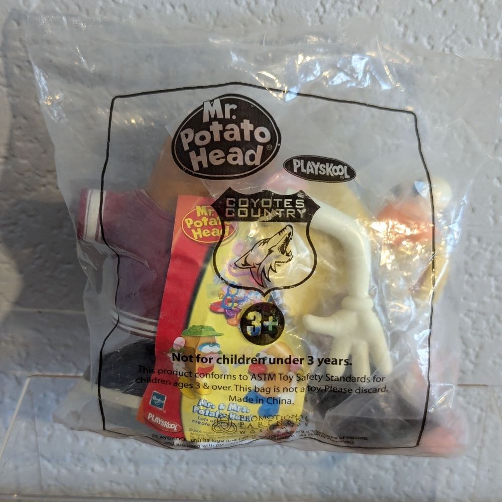 NHL Phoenix COYOTES Mr. Potato Head HASBRO Collectible New In Sealed Package